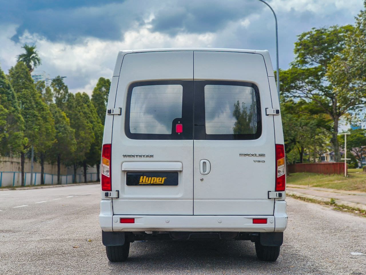 Budget MPV Excellent Car Rental