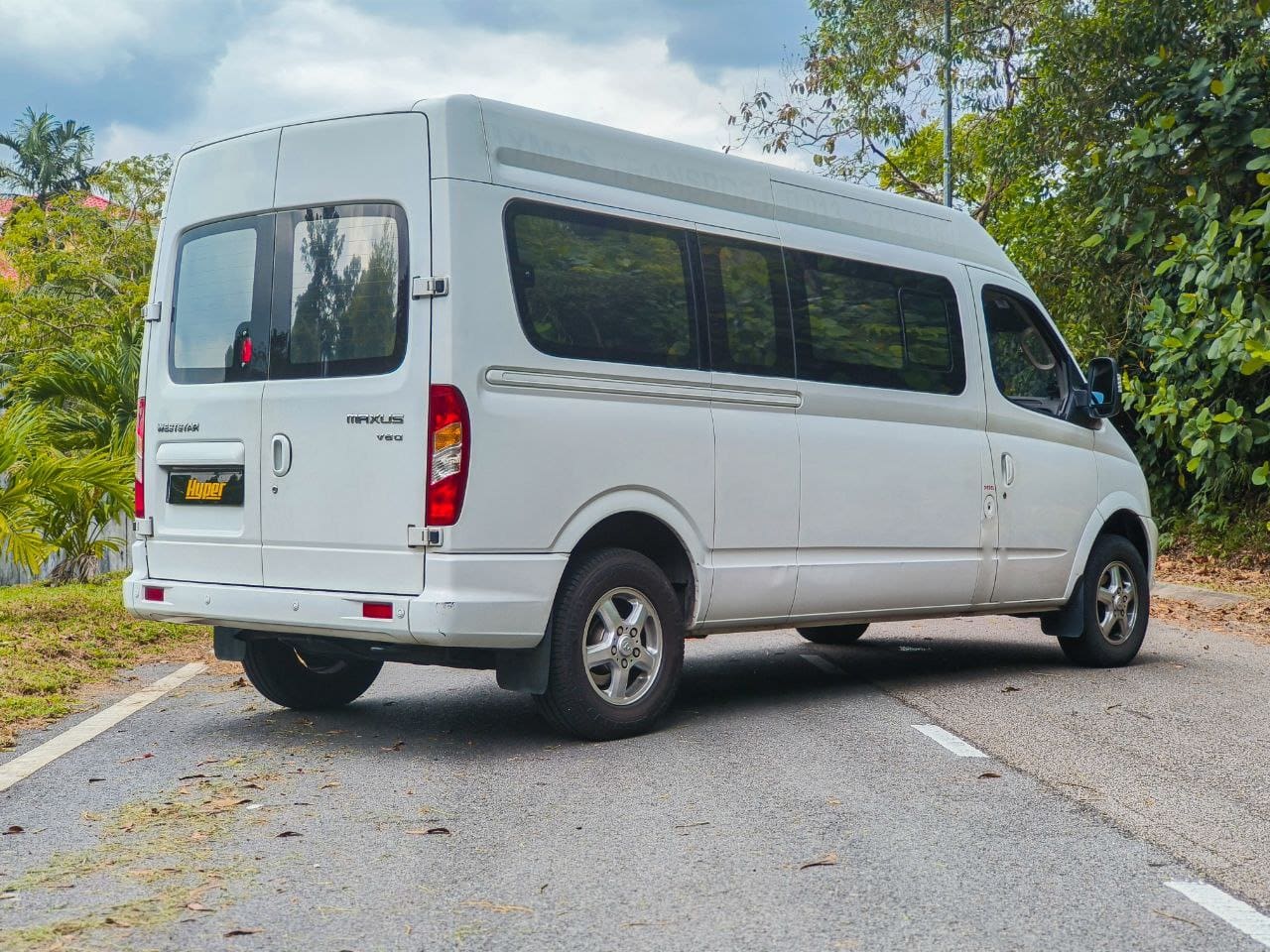 Budget MPV Excellent Car Rental