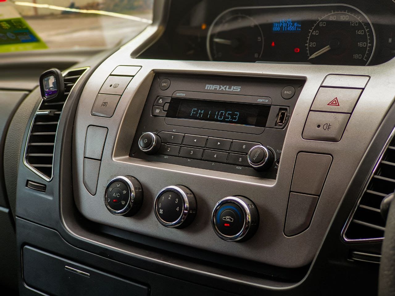 Budget MPV Excellent Car Rental